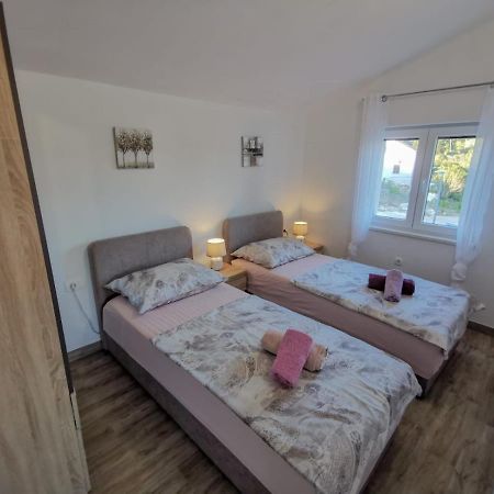 Apartmani Goga 2 โมลัต ภายนอก รูปภาพ